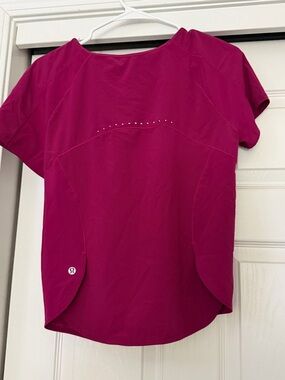 lululemon athletica Magenta Short Sleeve Performance Tee